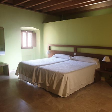 Hotel 4 Estrellas Conventual De Alcantara מראה חיצוני תמונה